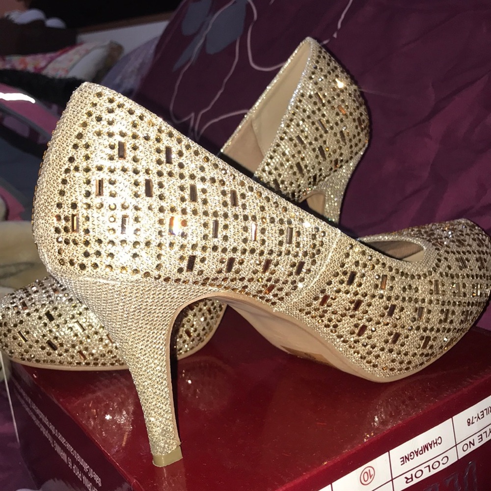 Champagne color high heels - Picture 4 of 6